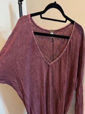 We The Free - Free People Linen/Cotton henley V-neck tee shirt, burgundy, size M